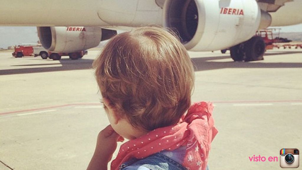 Sus primeros viajes en avión... sus hablan de él con el  hashtag #lucasmolon