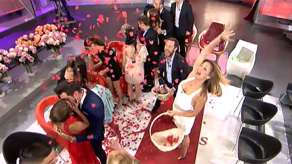 Manu cierra su trono con un precioso beso