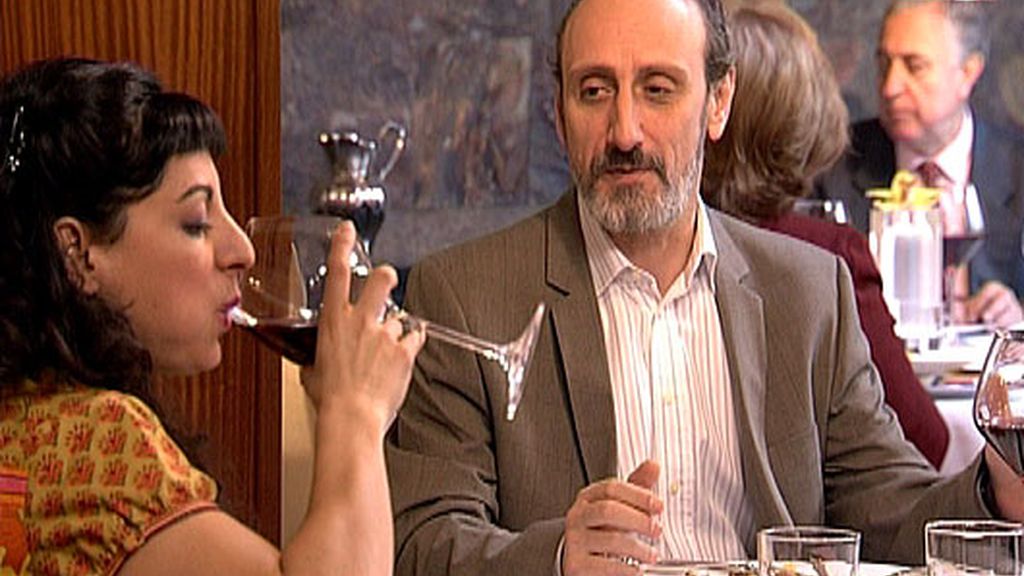 Un trío, una asistenta y una lluvia de coliflores