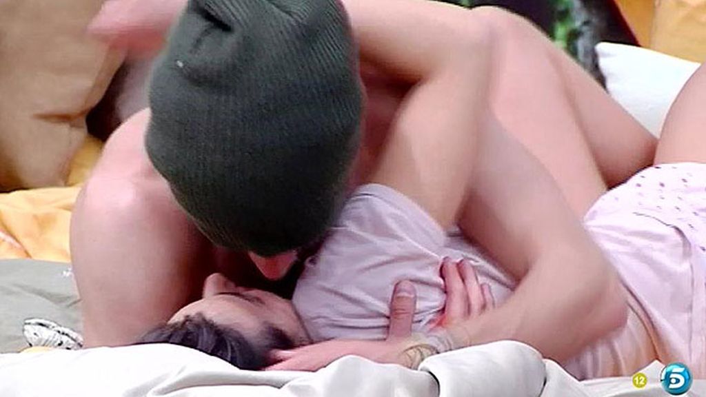 El 'pelocho' y la canaria no se separan ni un segundo