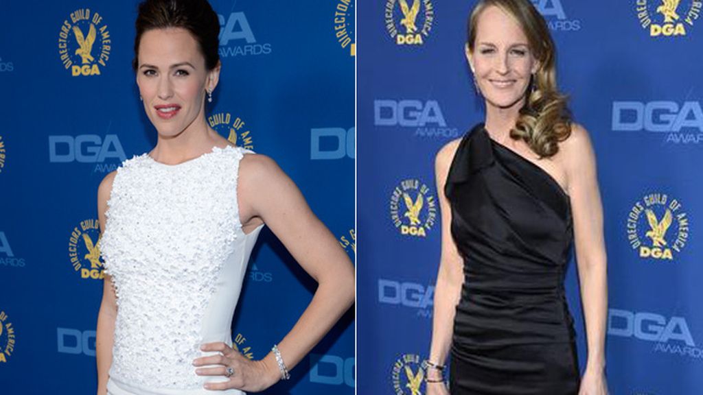 Jennifer Garner y Helen Junt lucen colores opuestos