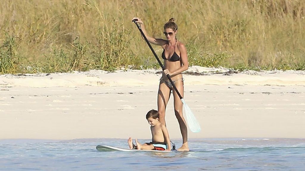 Gisele Bundchen aprovecha para pasar tiempo con su hijo