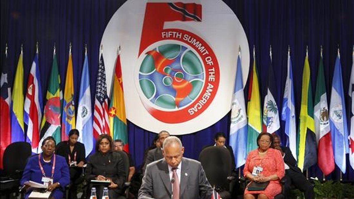 Patrick Manning, Primer Ministro de Trinidad y Tobago (c), es visto hoy en la apertura de la plenaria de la V Cumbre de las Américas que se celebra en Puerto España, Trinidad y Tobago. EFE
