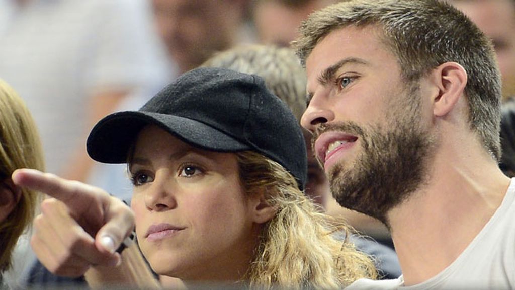 Shakira y Piqué esperan otro niño: jornada de mimos y familia en el baloncesto