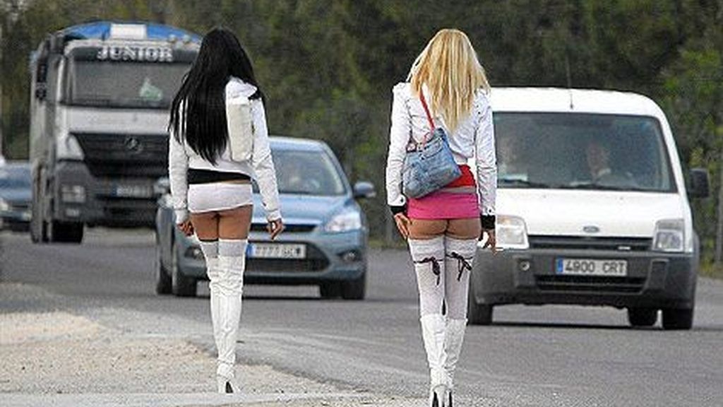 Desde este viernes los clientes de la prostitución callejera tendrán que pagar multas de hasta 3.000 euros.