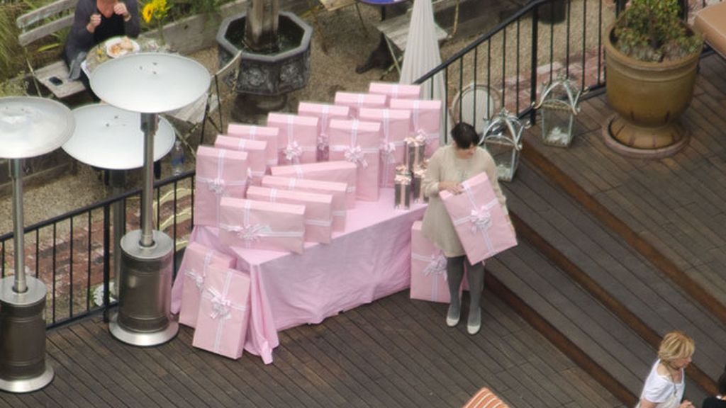 Victoria y sus amigas famosas celebran la baby shower de la bebé Beckham