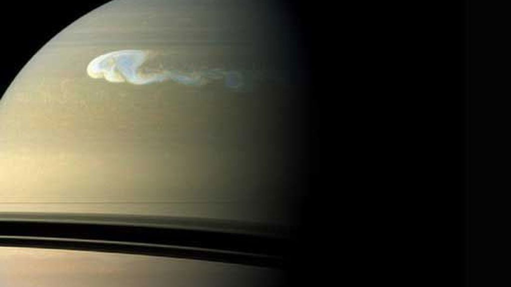 Espectacular tormenta en Saturno
