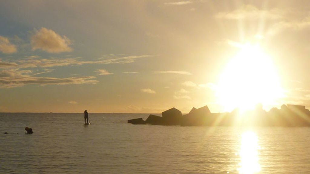 Paddle surf