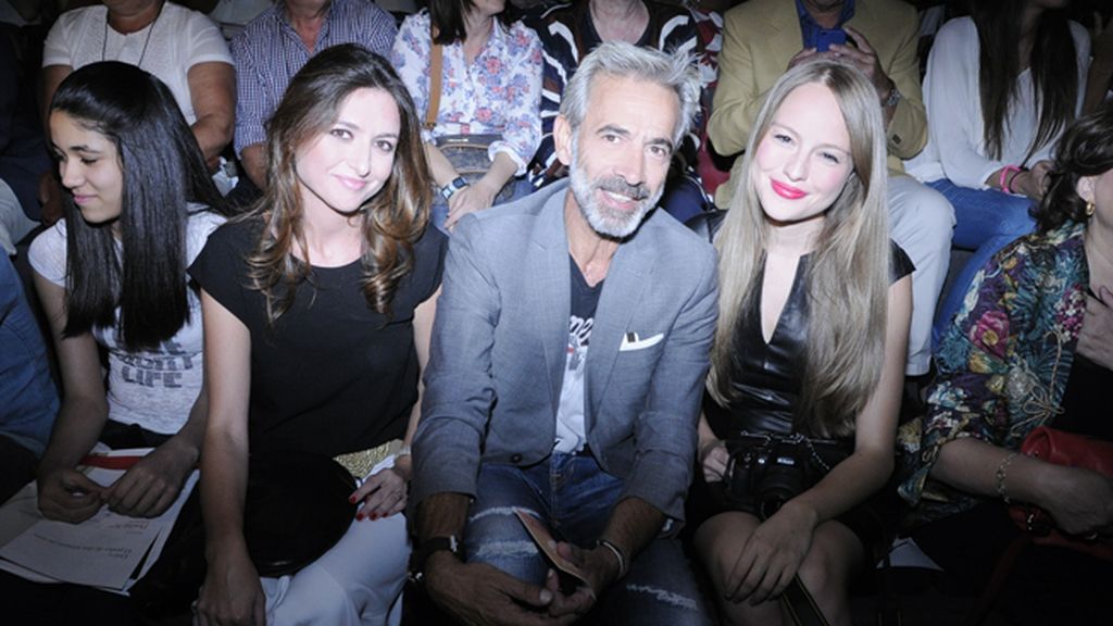 Ion Fiz se rodea de amigos en su desfile