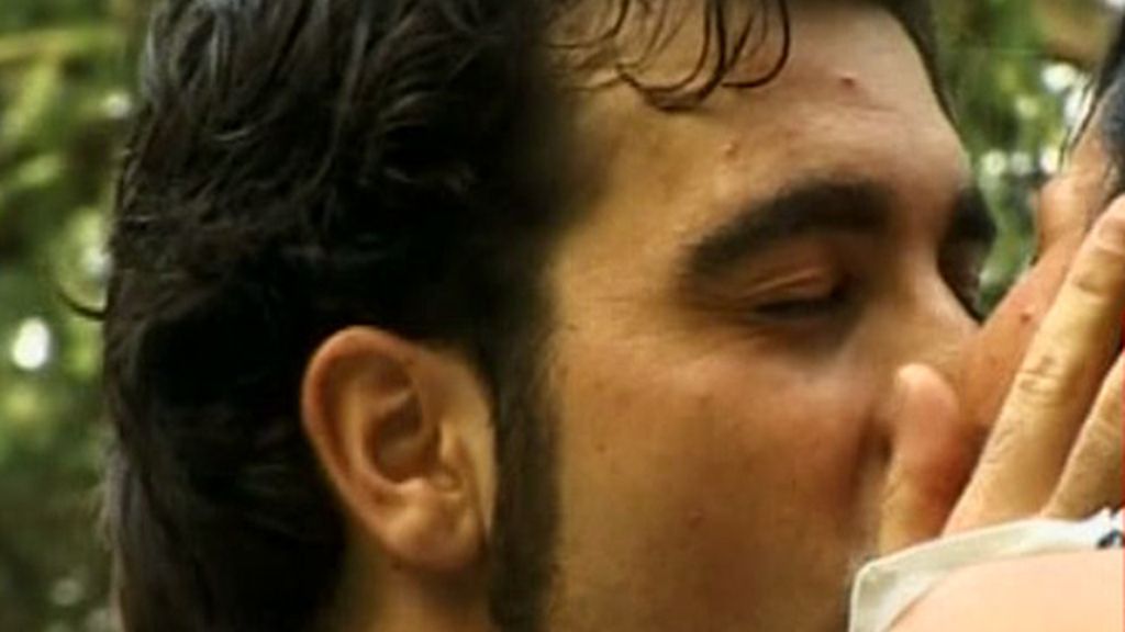 A dos milímetros escasos de su boca