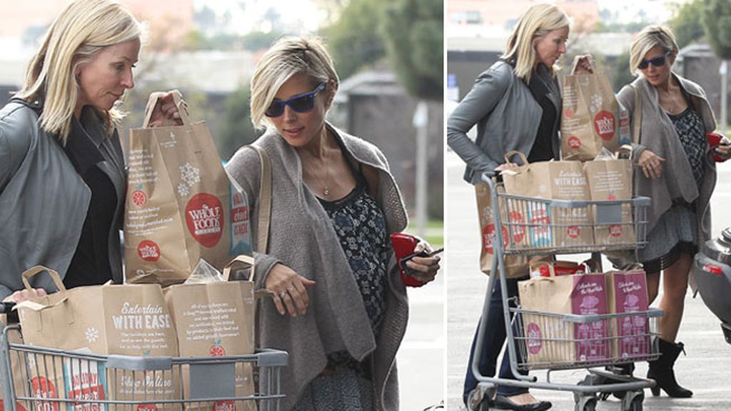 Sexy y vaporosa: Elsa Pataky, embarazada de mellizos, de compras en el supermercado