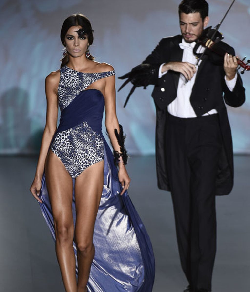 Un verano de plumas blancas y negras