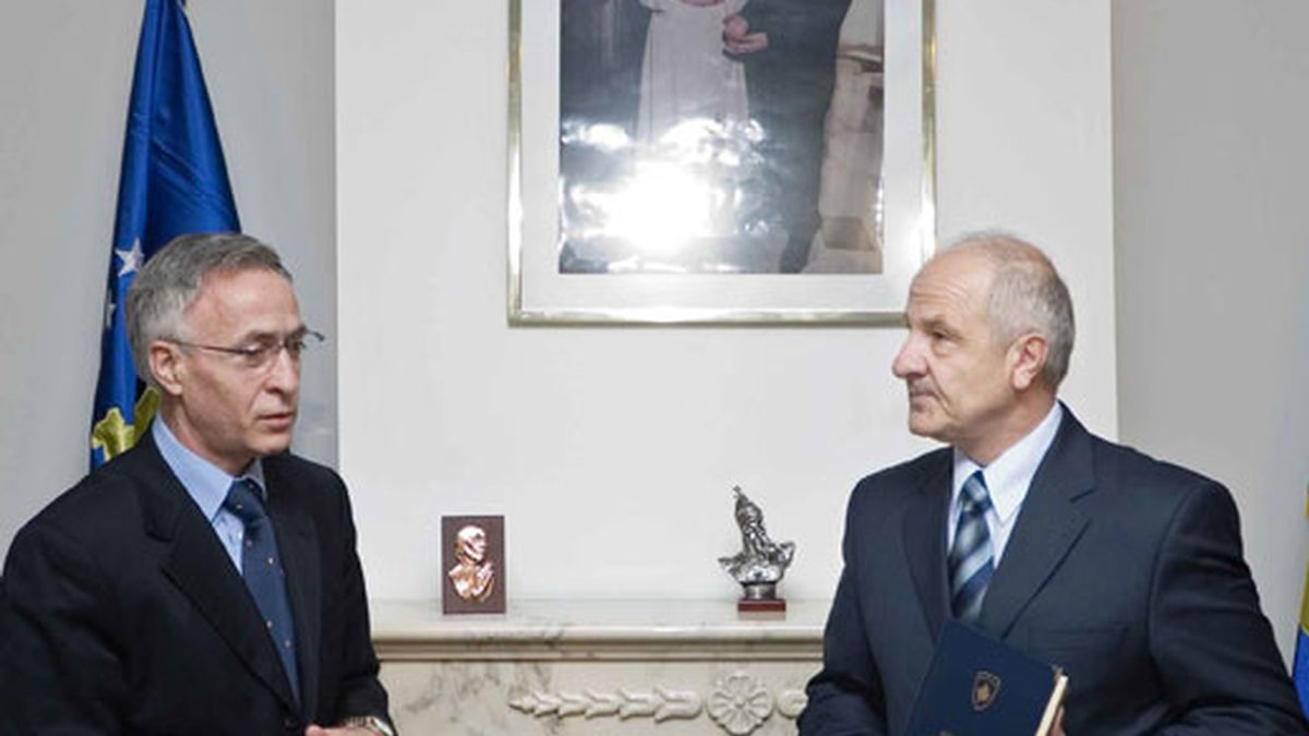 El Presidente de Kosovo, Fatmir Sejdiu y el portavoz del gobierno, Jakup Krasniqi