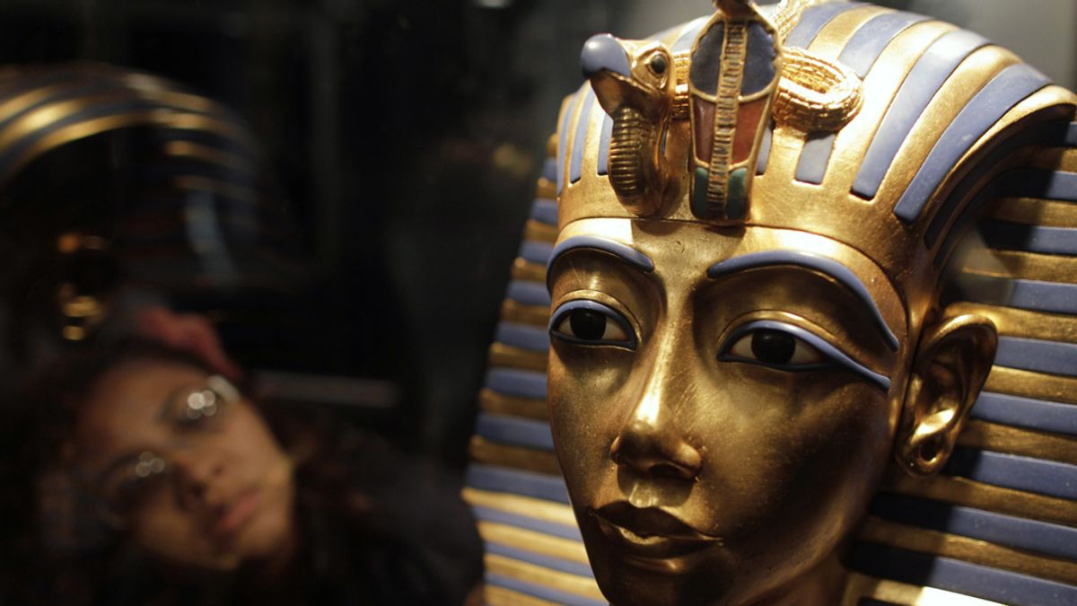 Réplica de la máscara que representa a Tutankamón