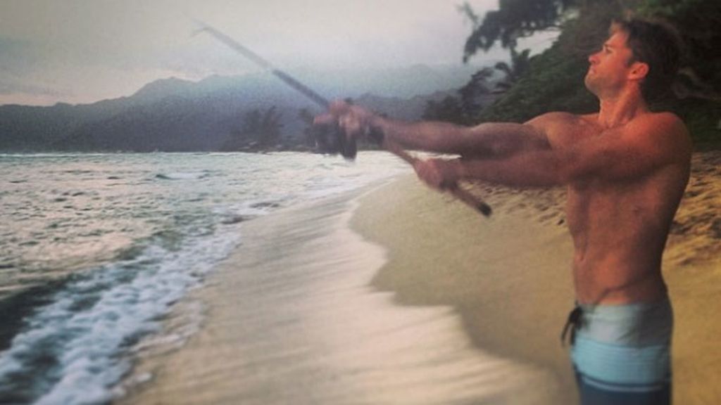Rodeo, pesca o paddle surf: la emocionante vida en redes de Scott Eastwood
