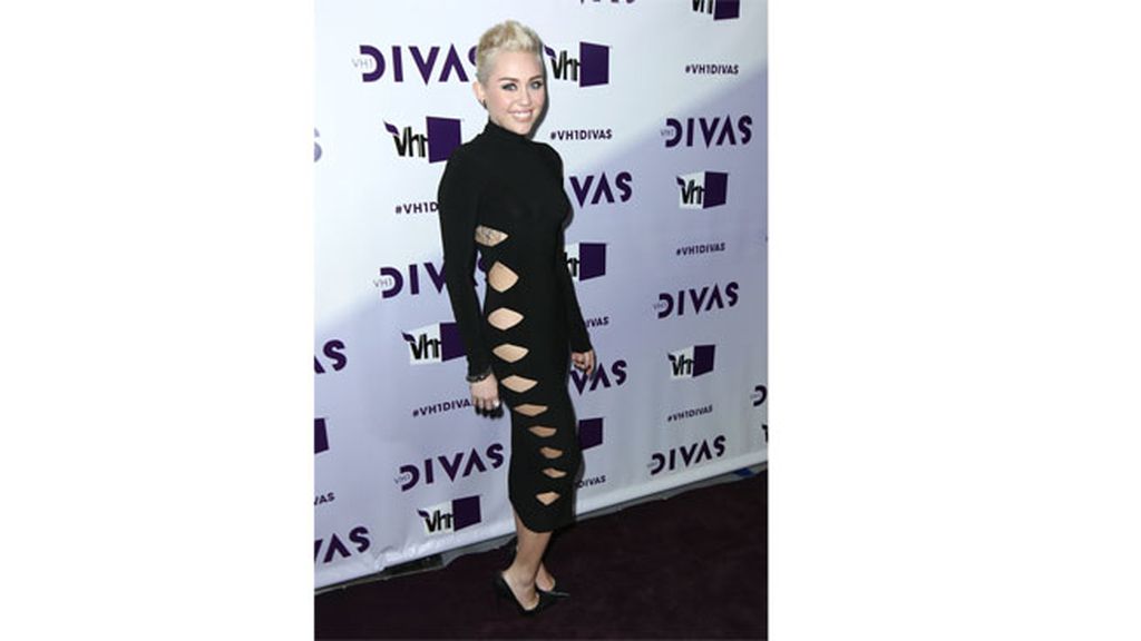 Miley Cyrus muestra su lado más punk y rompedor