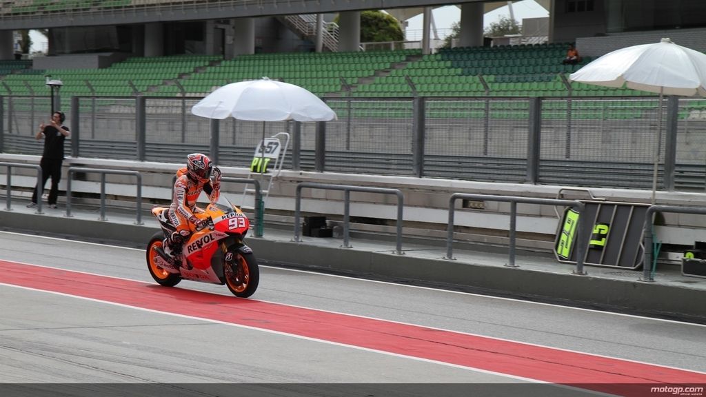 Marc Márquez rodando en los test de Sepang