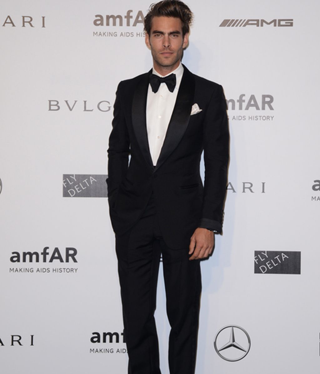 Jon Kortajarena, muy contento de irse de fiesta con Luke Evans