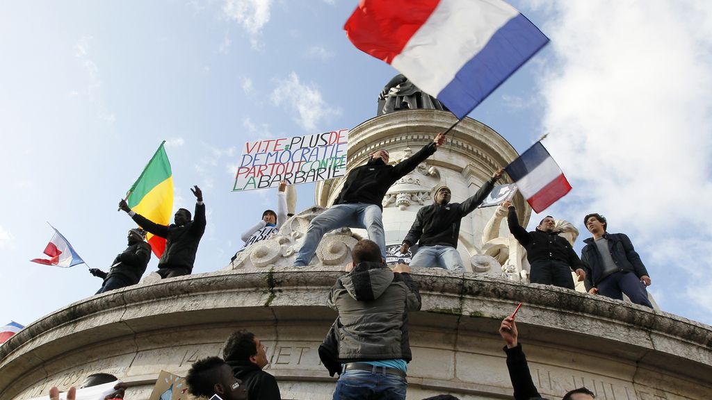Histórica marcha por la paz en la capital francesa