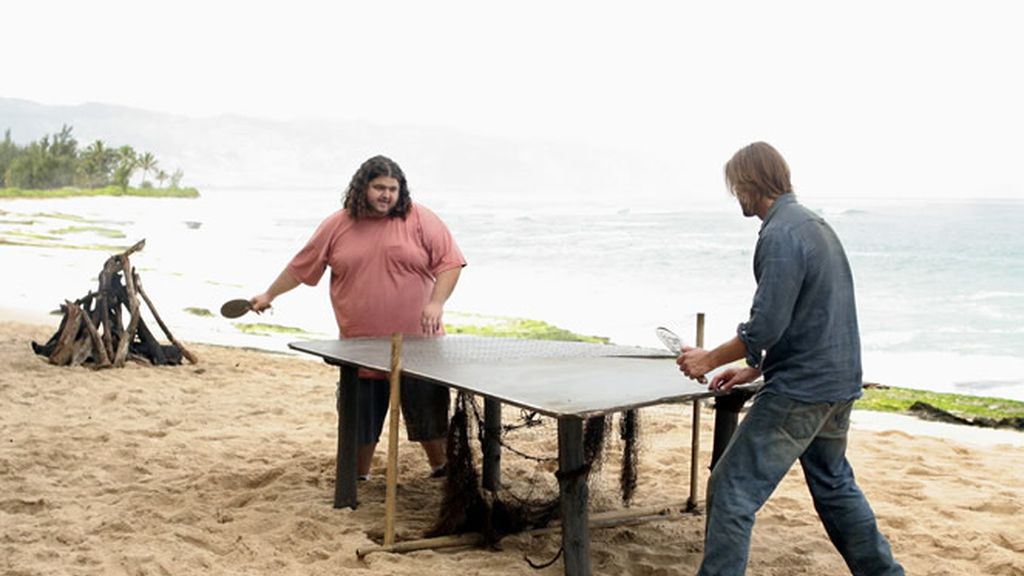 Sawyer y Hugo juegan al ping pong