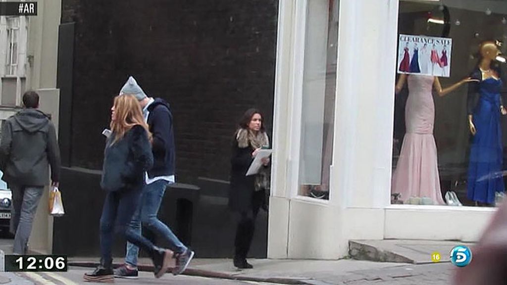 Chabelita y su chico pasearon por la capital británica sin el pequeño Alberto