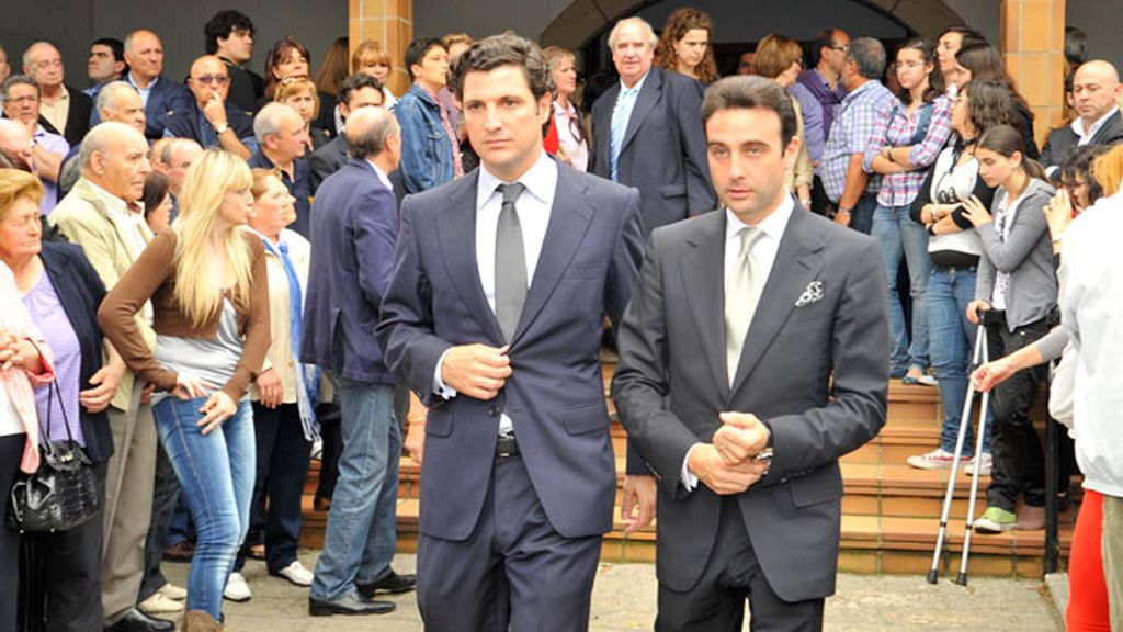 Dolor y grandes recuerdos en el funeral de Seve