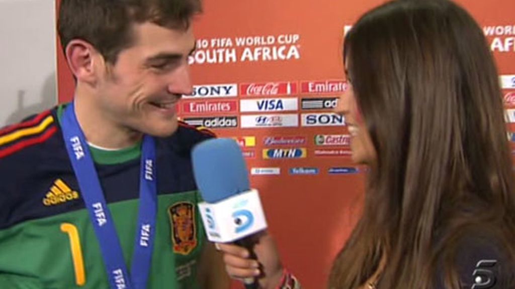 El beso de Iker a Sara, de campeonato