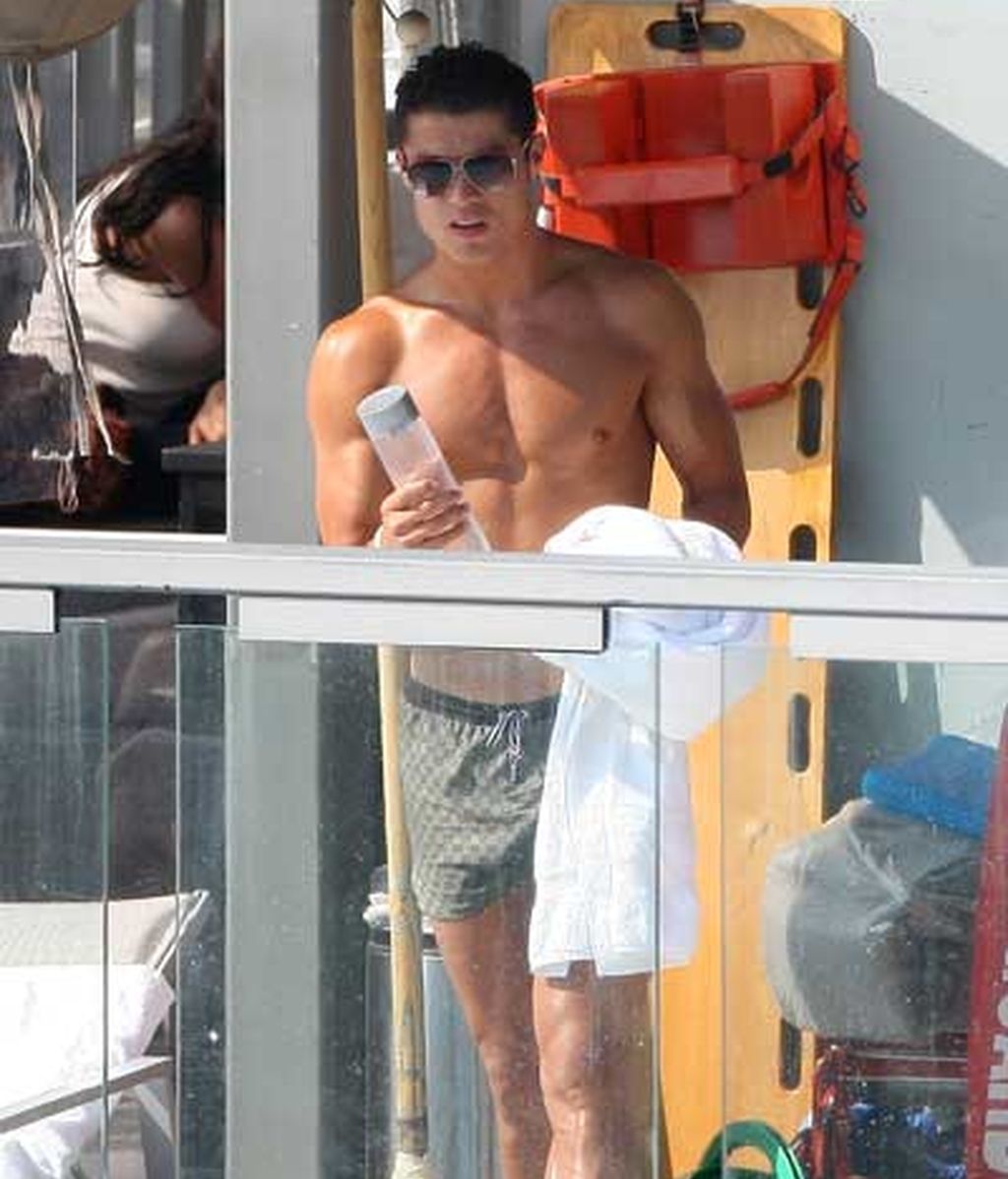 Un poquito de auga... ¡y a la piscina!