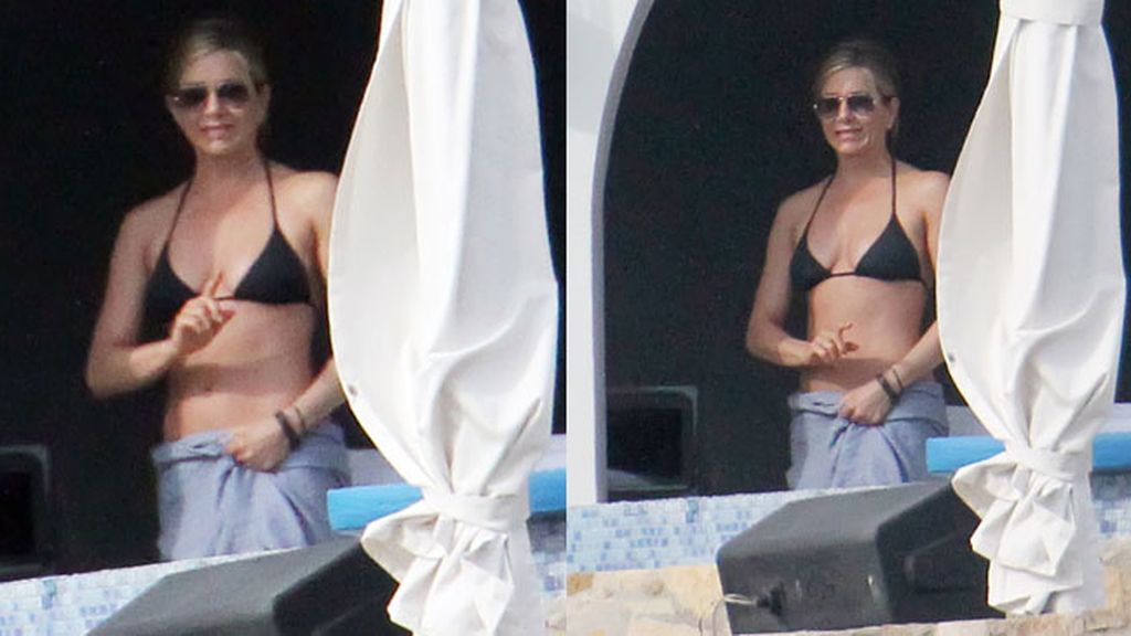 Jennifer Aniston pasa las navidades en bañador