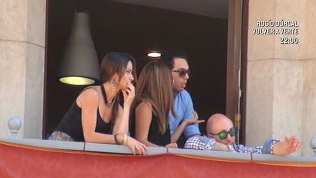 La joven ha compartido balcón con Chabelita, Alberto y el pequeño Francisco