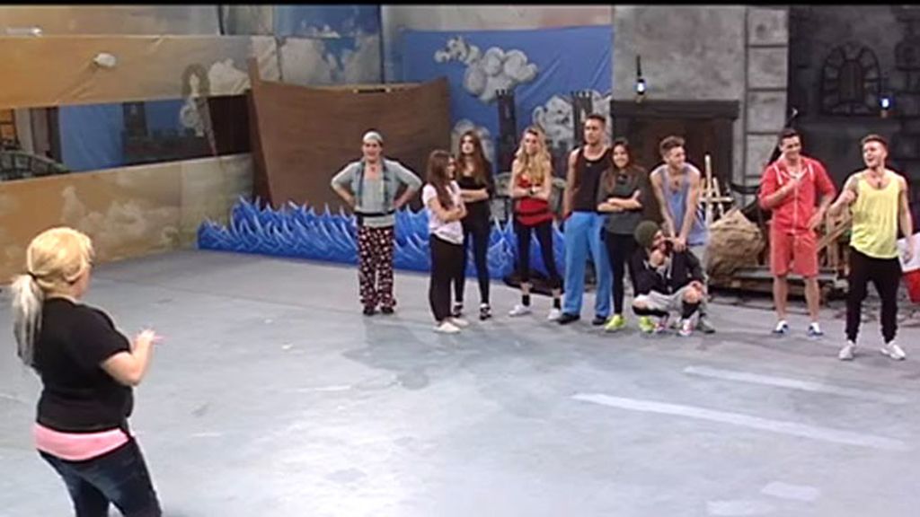 Los concursantes disimulan saber el secreto de Yessica y Anabel