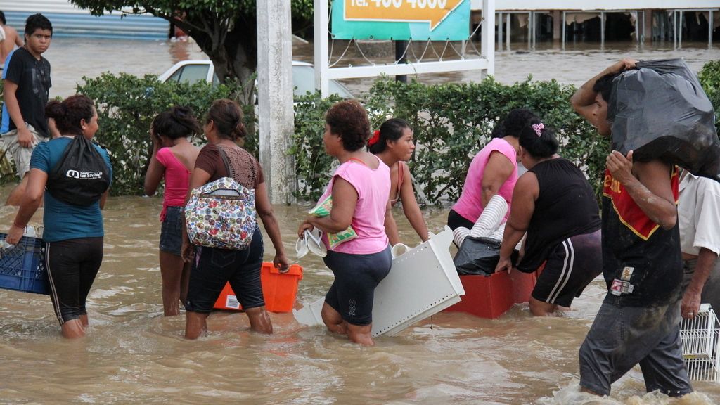 'Manuel' se convierte en huracán e 'Íngrid' azota a gran parte de México