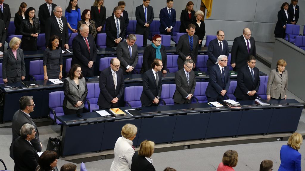 Minuto de silencion en el Parlamento alemán por las víctimas de Germanwings