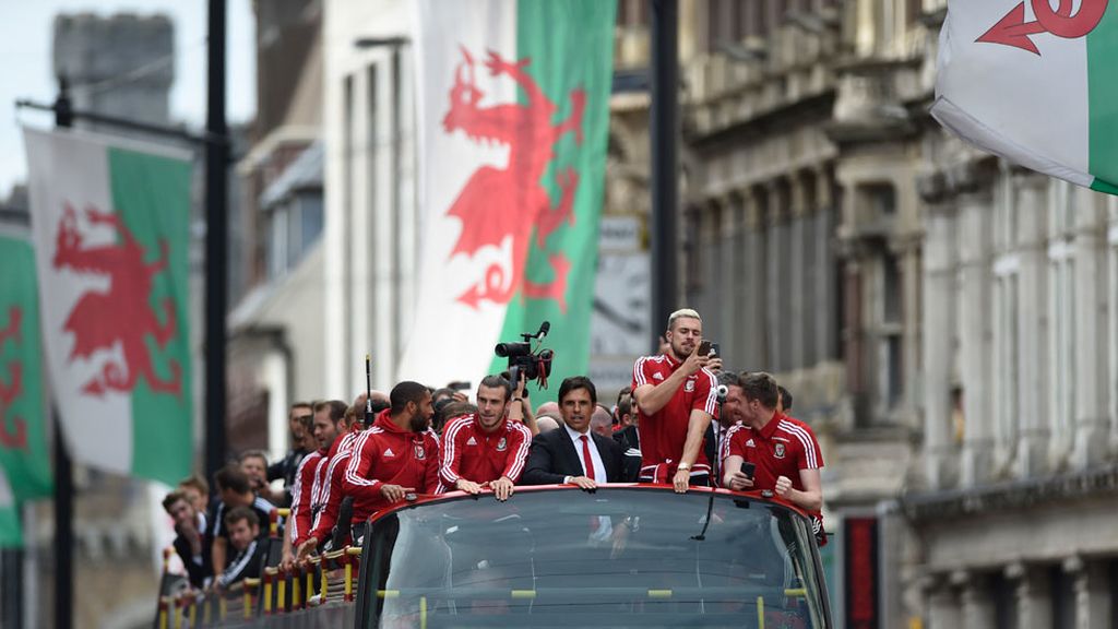 Gales celebra su mejor puesto en la Eurocopa (08/07/2016)