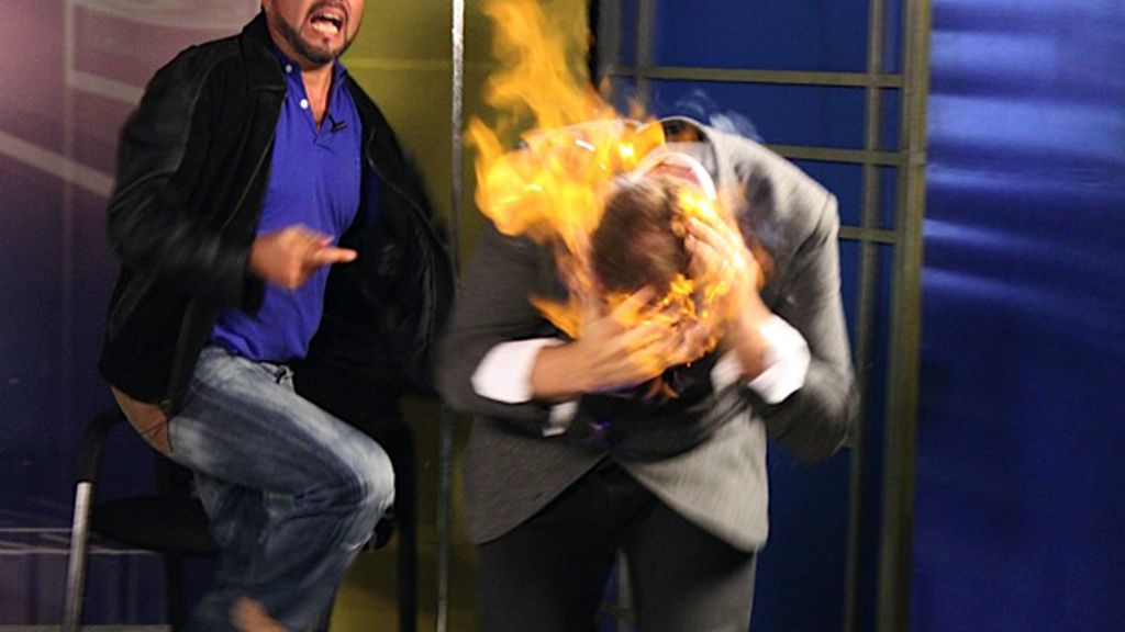 El presentador de un programa le estropea el truco al mago Houchin