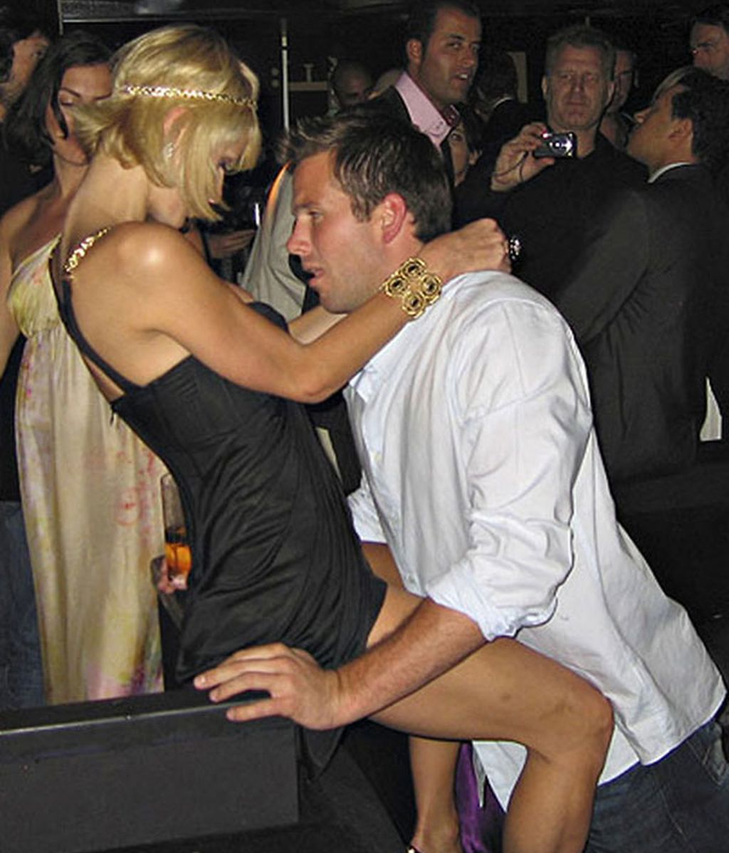 Así pone 'cachondo' Paris Hilton a su novio