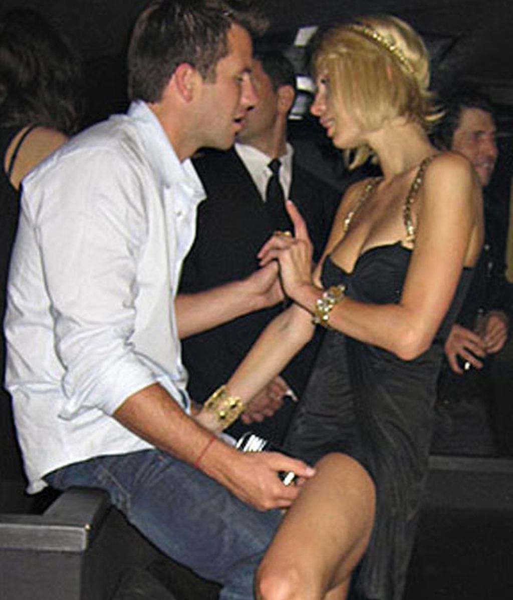 Así pone 'cachondo' Paris Hilton a su novio