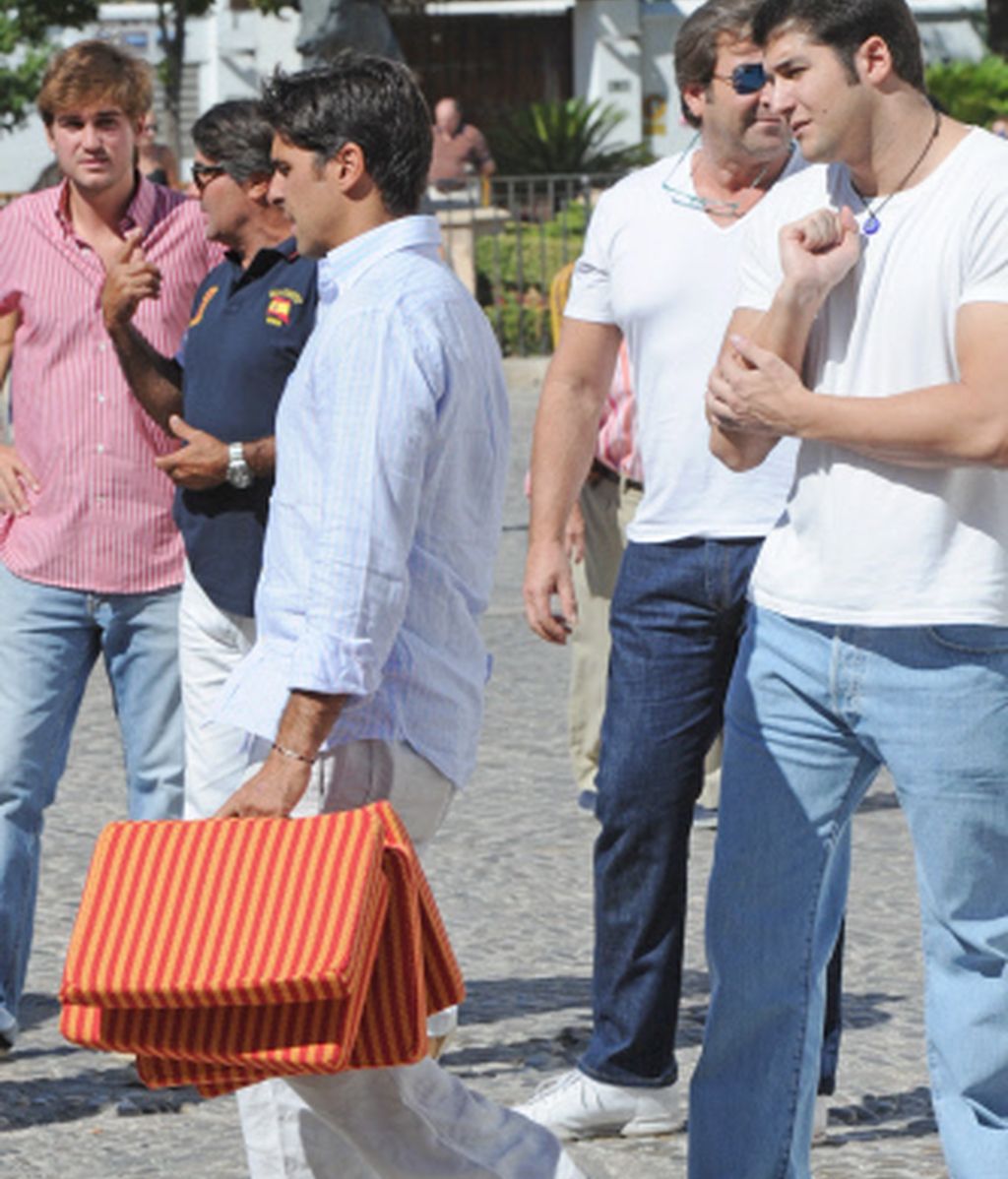 Francisco Rivera acompañado por los Julián Contreras 'Junior' y Julián Contreras 'Senior'