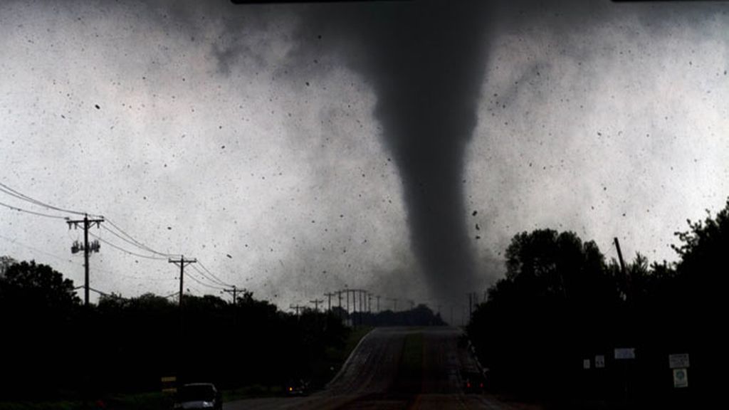 Alerta en EEUU por los devastadores tornados