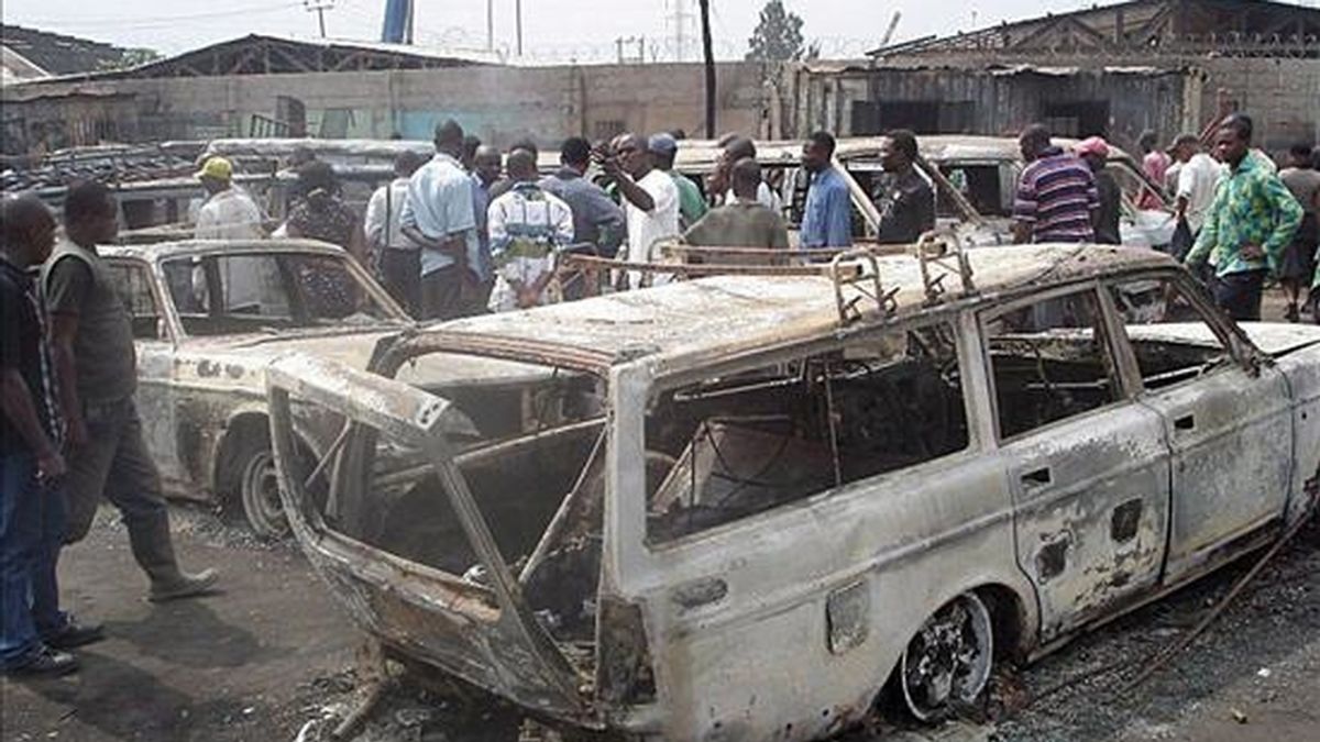 Una fuerte explosión en un patio de locales de entretenimiento junto a un cuartel en la capital Abuya ha causado al menos once muertos y numerosos heridos. EFE