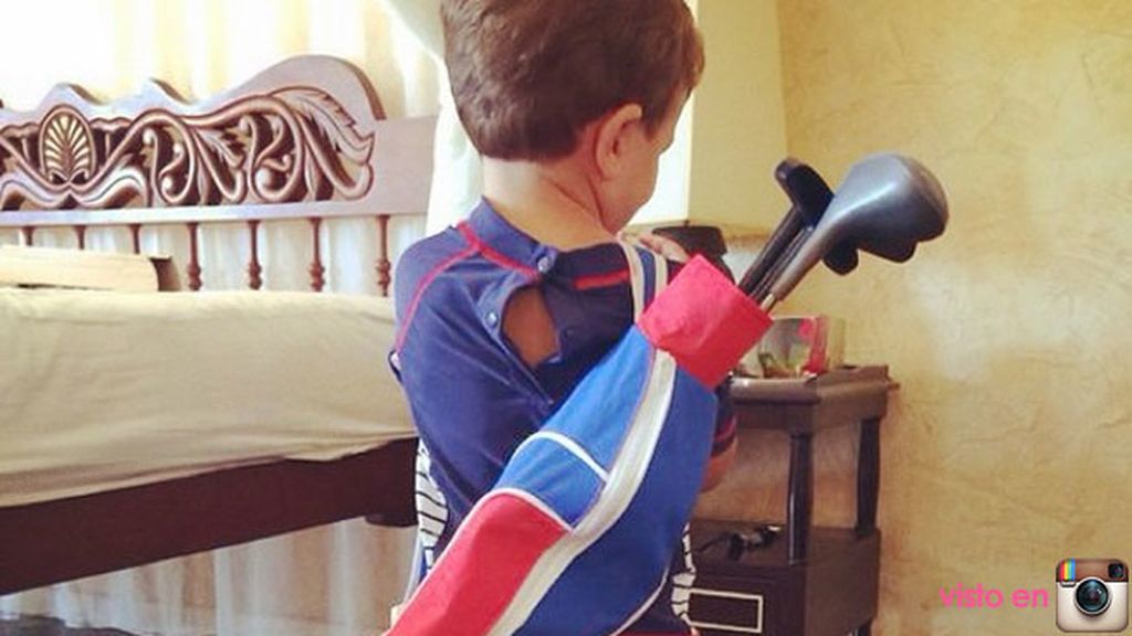 Los primeros pinitos de Lucas en el golf