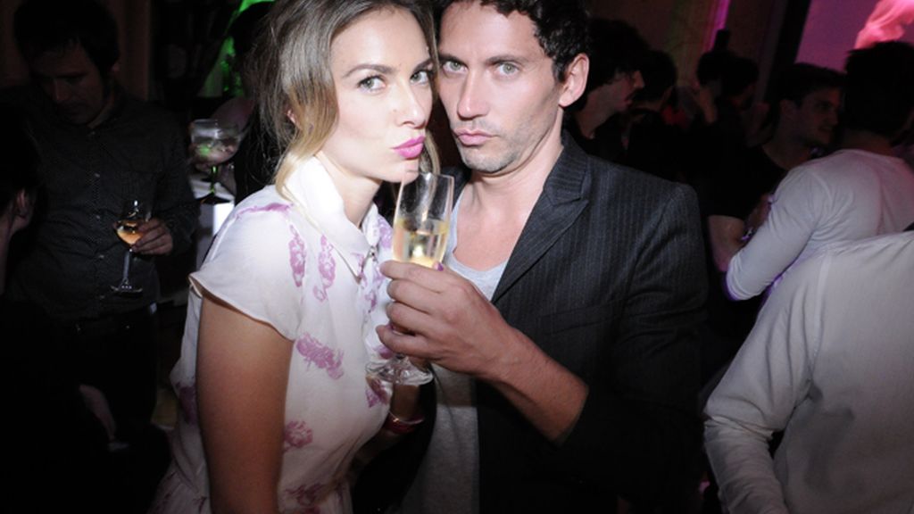 Blanca Suárez y Kira Miró, animado corrillo en la fiesta de Harper´s Baazar