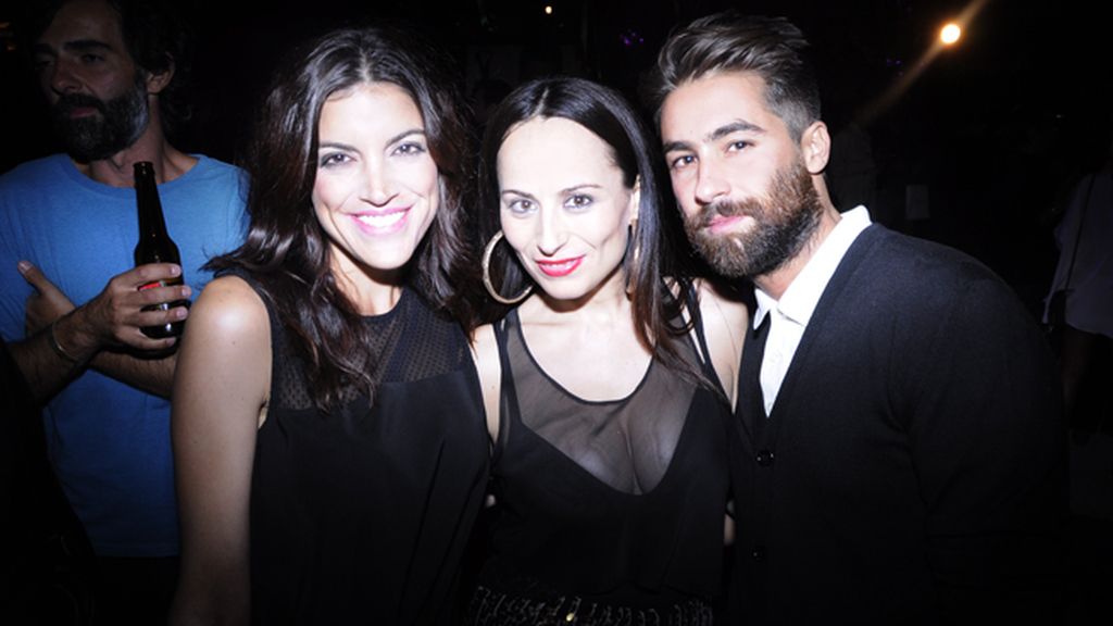 Jimena Mazucco junto a los diseñadores María Escoté y Juan Vidal