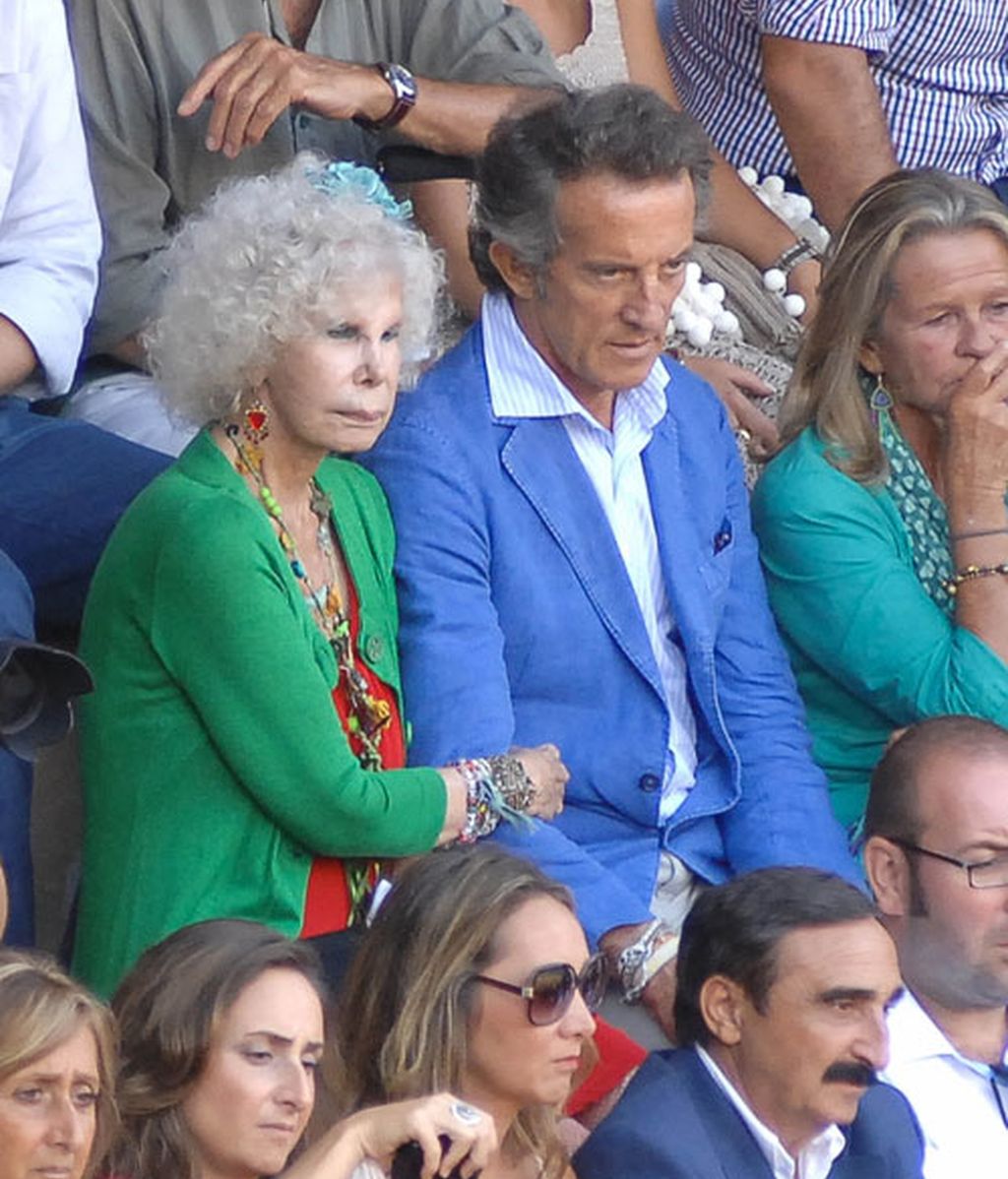 Fran Rivera lleva a su novia a Ronda y Cayetana intima con Eva González