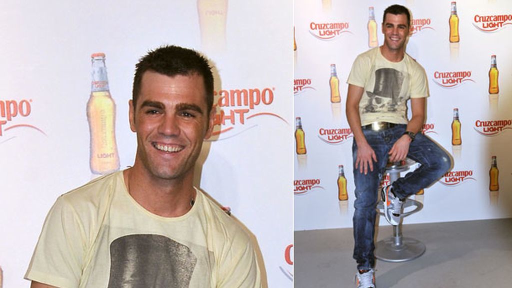 El ex piloto fue imagen de la marca de cerveza Cruzcampo Light
