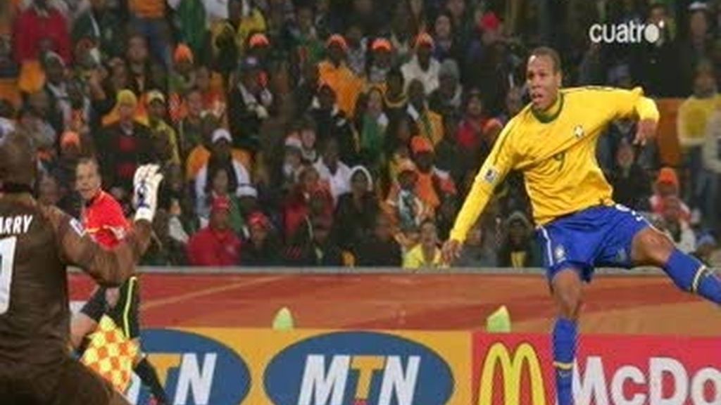 Luis Fabiano fusila a Barry