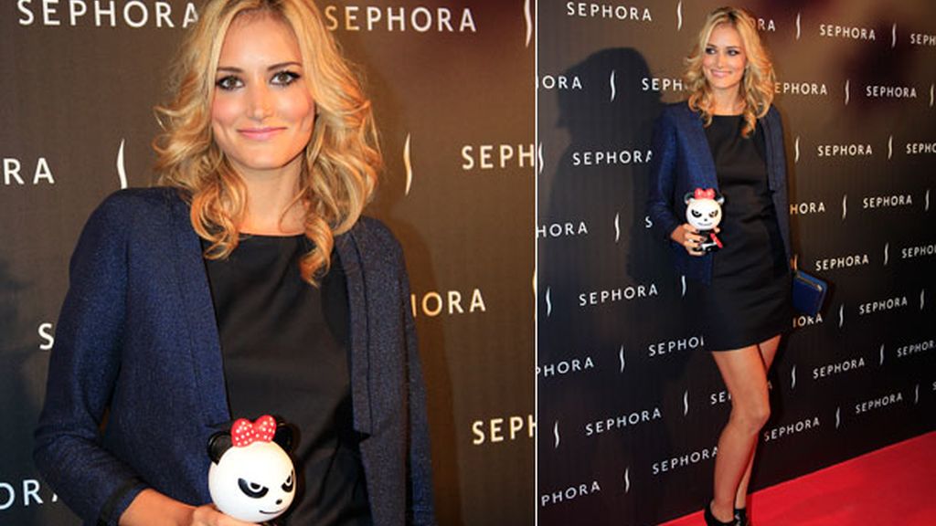 La modelo amadrinó un juguete de Sephora con fines benéficos