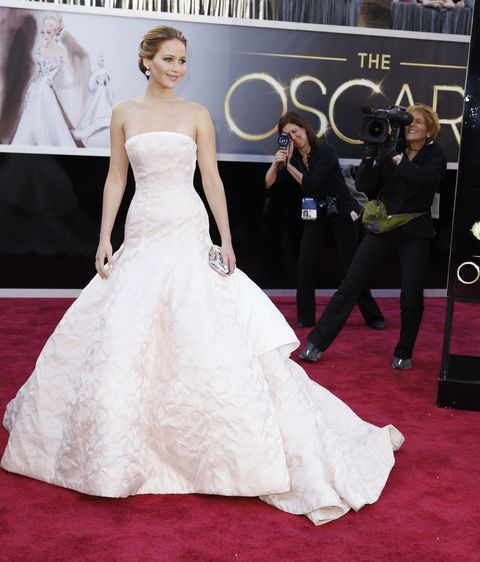 Jennifer Lawrence, entre las mejor vestidas de la alfombra roja de los Oscar