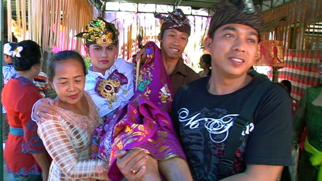 Las mejores fotos de una boda balinesa con 'Callejeros Viajeros'