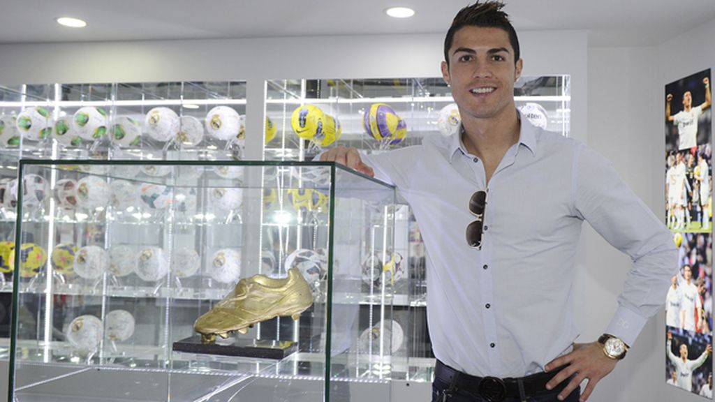 Mini Ronaldo saca la picardía mediática de su padre